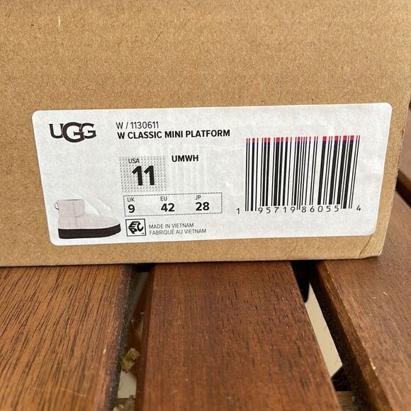 UGG Classic Mini Platform Ultra Matte White Women Size 11 - Picture 15 of 15
